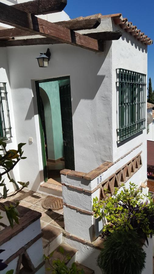 Semi-Detached Adosado Con Encanto -130 M2 - Wifi 600 Mb - Piscina Comunitaria - Patio Privado Torremolinos Exterior photo